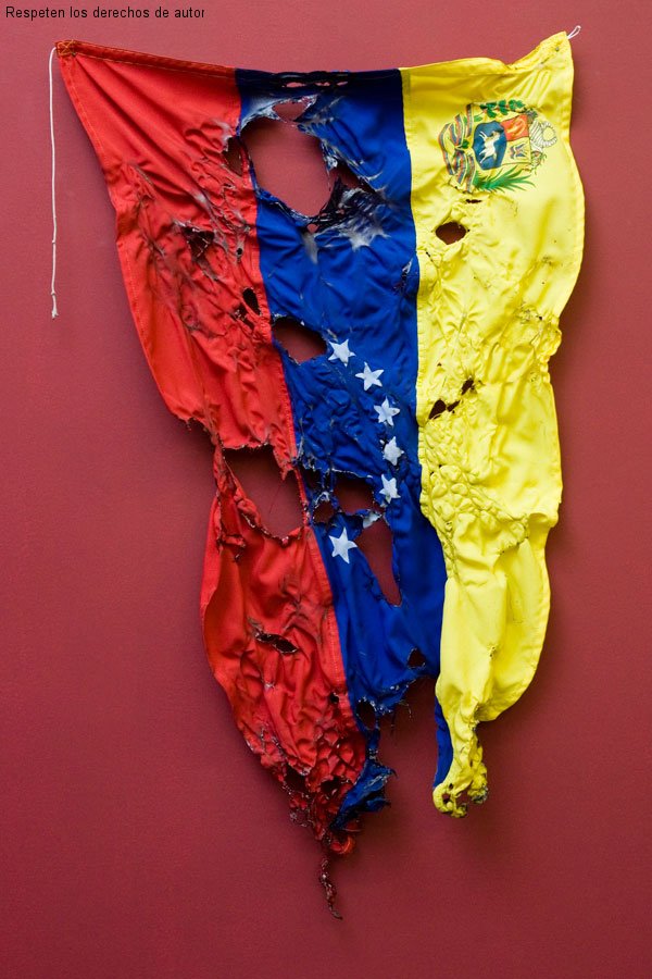 bandera-quemada-en-bolivia.jpg